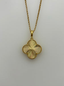 Lucky gold clover